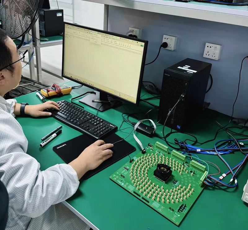 工程师调试.jpg